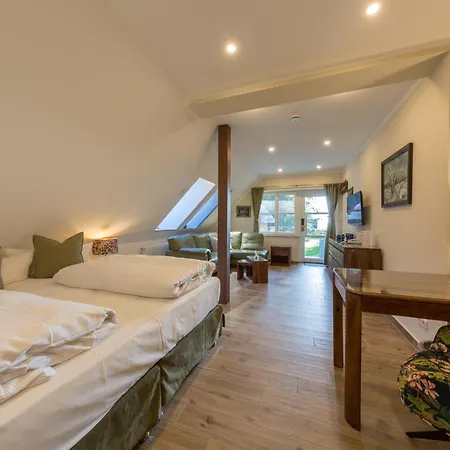 Affittacamere Gaestehaus Bergfalke Ahrenshoop