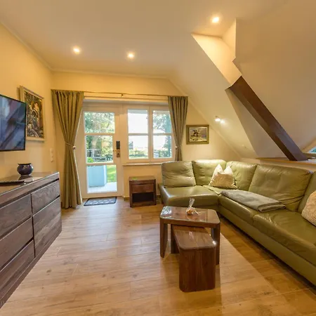 Gaestehaus Bergfalken Guest house Ahrenshoop