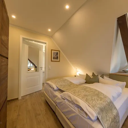Gaestehaus Bergfalken Guest house Ahrenshoop
