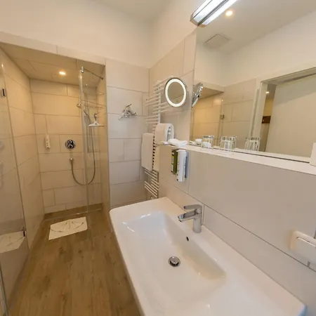 Affittacamere Gaestehaus Bergfalke 3*