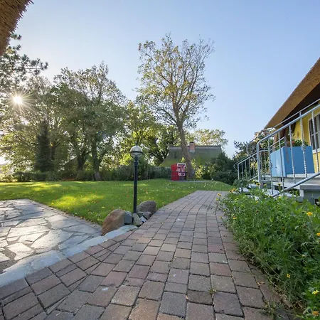 Gaestehaus Bergfalken Guest house Ahrenshoop