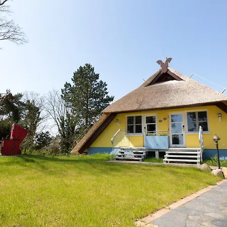 Guest house Gaestehaus Bergfalken Ahrenshoop